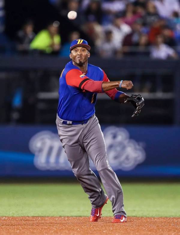 SHR碾压NS，CoreJJ拿下关键大龙强强对话入围赛，留下经典瞬间