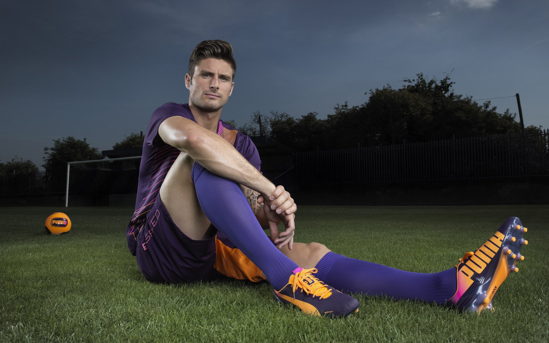 从枫叶国度到欧洲之巅,当孔德在欧冠半决赛接管比赛,加拿大早已掀翻芬兰的冰球神话